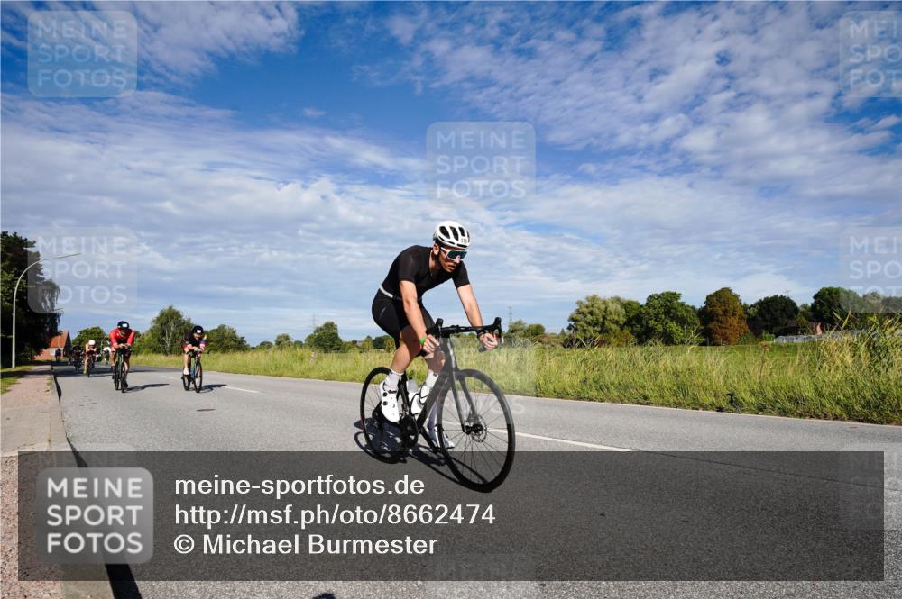 31.08.2025 - Elbe Triathlon Hamburg Michael Burmester http://msf.ph/oto/8662474 31.08.2025 09:22:36 Radfahren 166, 181, 193, 195, 304, 391, 430, 479, 557, 614, 834 meine-sportfotos.de