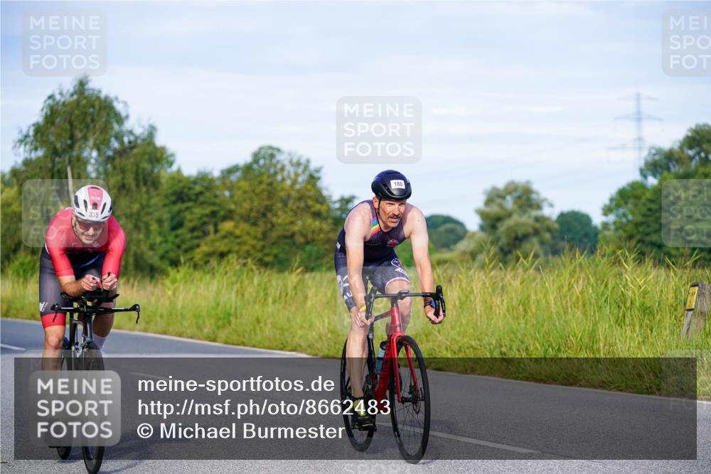 31.08.2025 - Elbe Triathlon Hamburg Michael Burmester http://msf.ph/oto/8662483 31.08.2025 09:10:25 Radfahren 180, 335, 470 meine-sportfotos.de