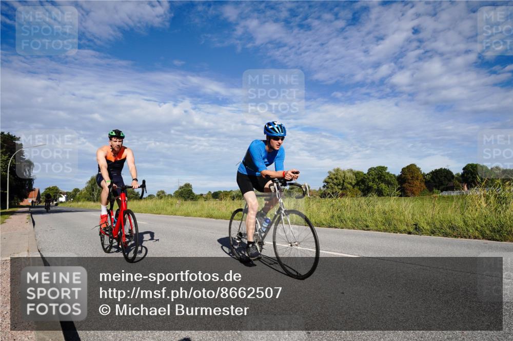 31.08.2025 - Elbe Triathlon Hamburg Michael Burmester http://msf.ph/oto/8662507 31.08.2025 09:23:03 Radfahren 325, 386, 406, 429, 575 meine-sportfotos.de
