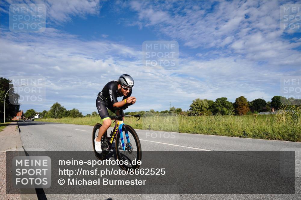 31.08.2025 - Elbe Triathlon Hamburg Michael Burmester http://msf.ph/oto/8662525 31.08.2025 09:23:29 Radfahren 234, 524, 529 meine-sportfotos.de