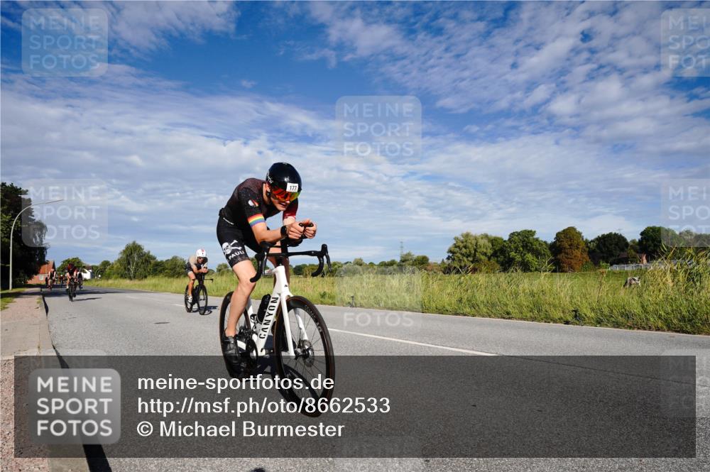 31.08.2025 - Elbe Triathlon Hamburg Michael Burmester http://msf.ph/oto/8662533 31.08.2025 09:23:42 Radfahren 177, 198, 252, 331, 370, 449, 497, 616 meine-sportfotos.de