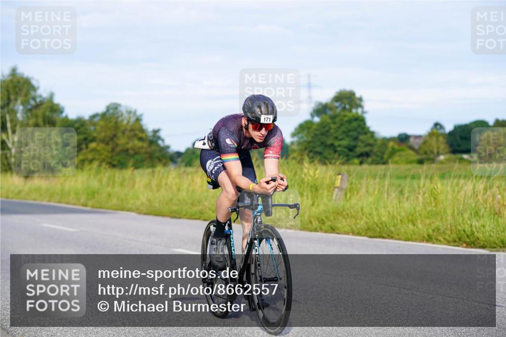31.08.2025 - Elbe Triathlon Hamburg Michael Burmester http://msf.ph/oto/8662557 31.08.2025 09:10:52 Radfahren 171, 260, 279, 373, 436, 457 meine-sportfotos.de