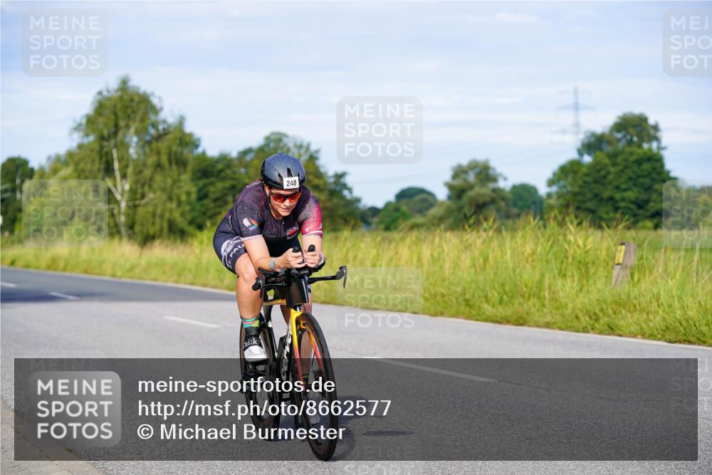 31.08.2025 - Elbe Triathlon Hamburg Michael Burmester http://msf.ph/oto/8662577 31.08.2025 09:11:01 Radfahren 212, 248 meine-sportfotos.de