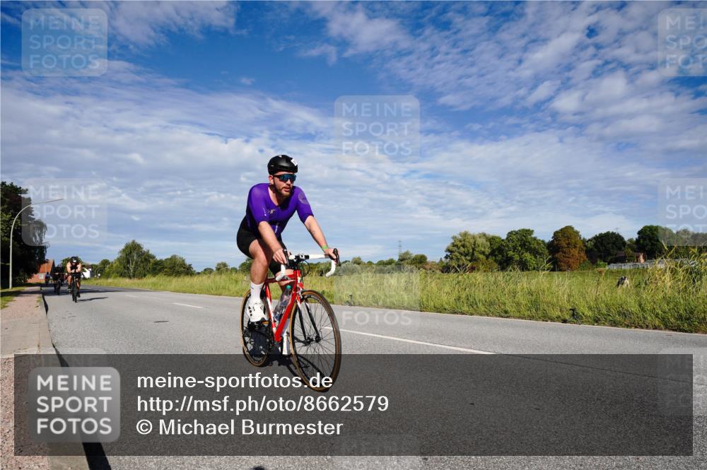 31.08.2025 - Elbe Triathlon Hamburg Michael Burmester http://msf.ph/oto/8662579 31.08.2025 09:24:11 Radfahren 335, 473, 487, 511, 536, 728 meine-sportfotos.de