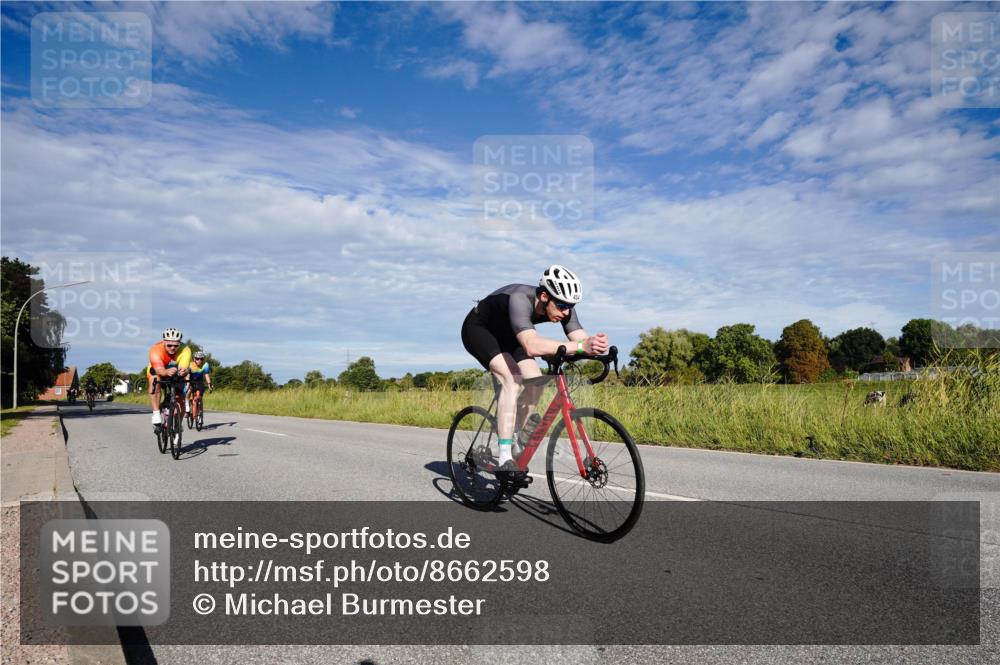 31.08.2025 - Elbe Triathlon Hamburg Michael Burmester http://msf.ph/oto/8662598 31.08.2025 09:24:25 Radfahren 180, 288, 418, 454, 499, 653 meine-sportfotos.de
