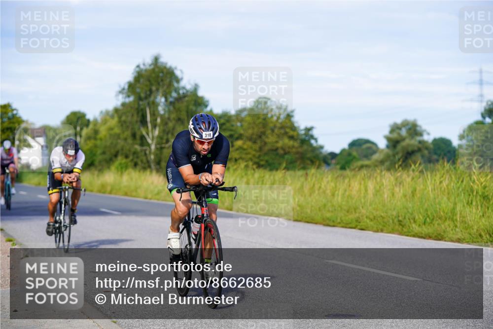 31.08.2025 - Elbe Triathlon Hamburg Michael Burmester http://msf.ph/oto/8662685 31.08.2025 09:11:53 Radfahren 233, 318, 320, 348, 443, 451, 453 meine-sportfotos.de