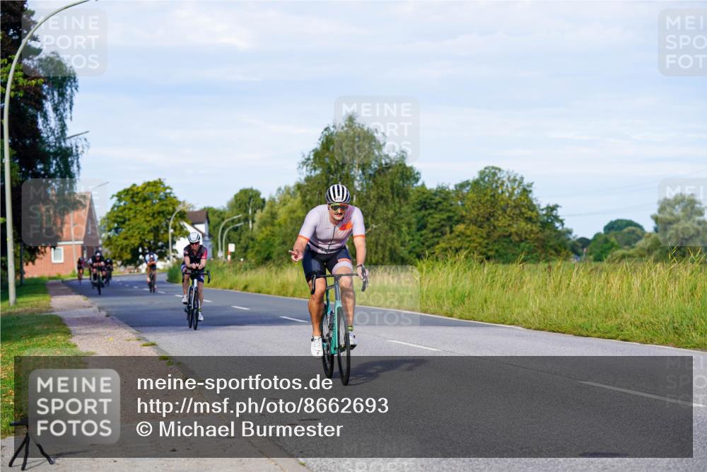 31.08.2025 - Elbe Triathlon Hamburg Michael Burmester http://msf.ph/oto/8662693 31.08.2025 09:11:55 Radfahren 224, 233, 318, 320, 347, 348, 443, 451, 453 meine-sportfotos.de