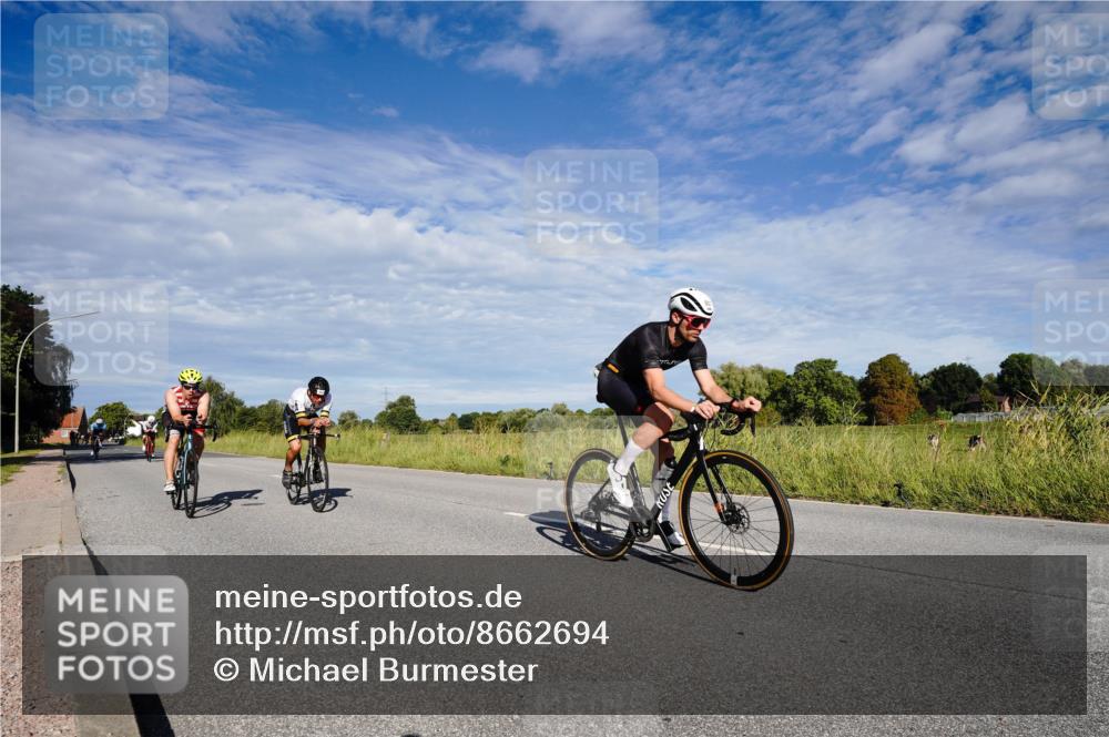 31.08.2025 - Elbe Triathlon Hamburg Michael Burmester http://msf.ph/oto/8662694 31.08.2025 09:25:50 Radfahren 334, 348, 366, 424, 507, 550, 554, 625 meine-sportfotos.de