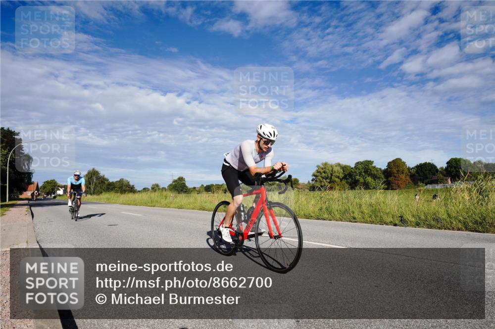 31.08.2025 - Elbe Triathlon Hamburg Michael Burmester http://msf.ph/oto/8662700 31.08.2025 09:25:52 Radfahren 334, 348, 424, 507, 525, 550, 554, 579, 625 meine-sportfotos.de