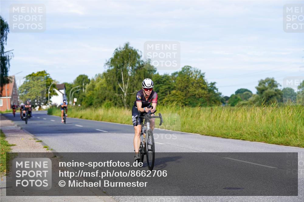 31.08.2025 - Elbe Triathlon Hamburg Michael Burmester http://msf.ph/oto/8662706 31.08.2025 09:11:56 Radfahren 224, 301, 318, 320, 347, 348, 366, 443, 451, 453 meine-sportfotos.de