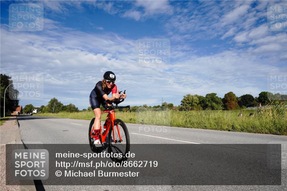 31.08.2025 - Elbe Triathlon Hamburg Michael Burmester http://msf.ph/oto/8662719 31.08.2025 09:26:04 Radfahren 301 meine-sportfotos.de
