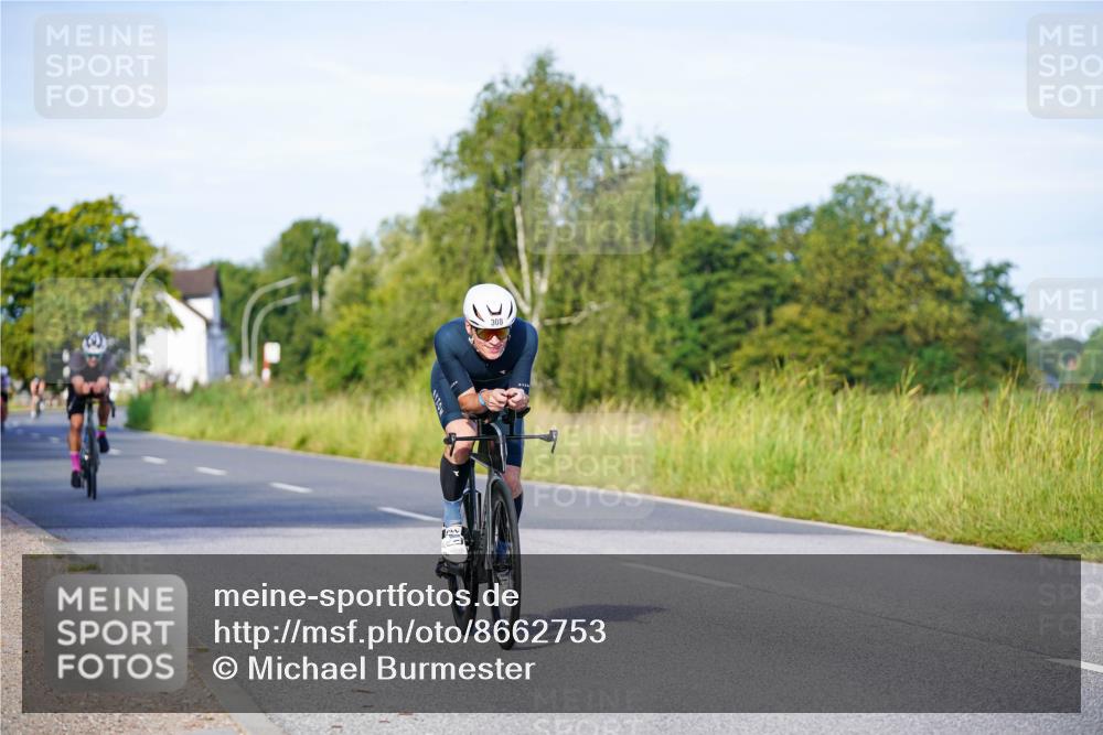 31.08.2025 - Elbe Triathlon Hamburg Michael Burmester http://msf.ph/oto/8662753 31.08.2025 09:12:12 Radfahren 308, 321, 489 meine-sportfotos.de