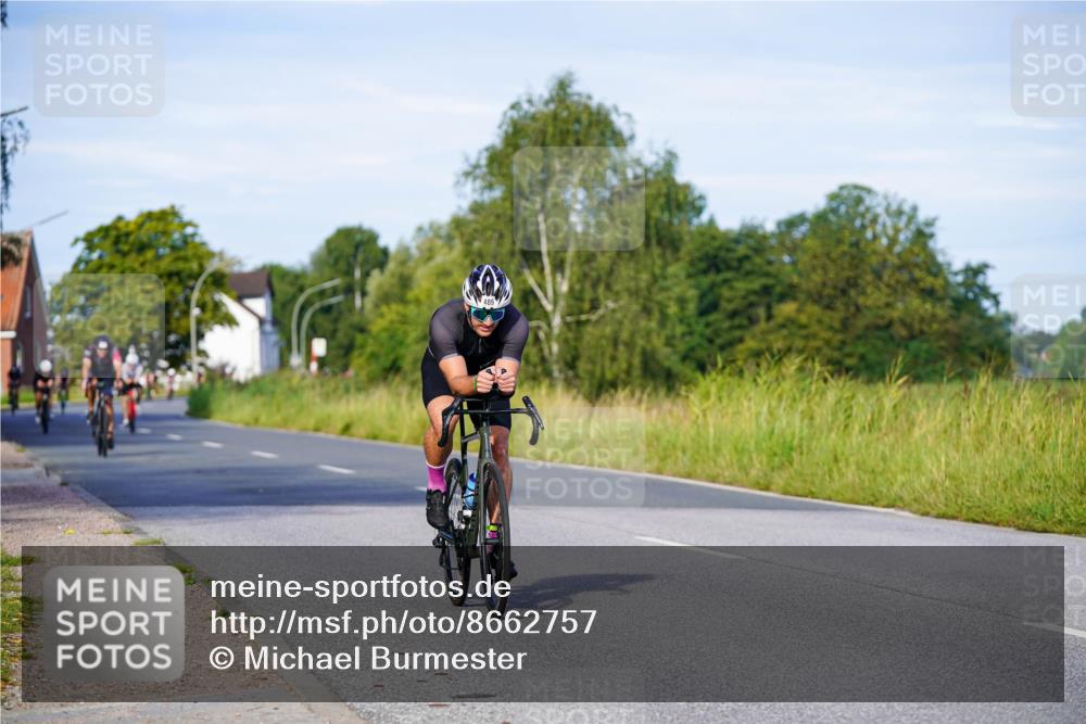 31.08.2025 - Elbe Triathlon Hamburg Michael Burmester http://msf.ph/oto/8662757 31.08.2025 09:12:14 Radfahren 261, 308, 321, 424, 489 meine-sportfotos.de