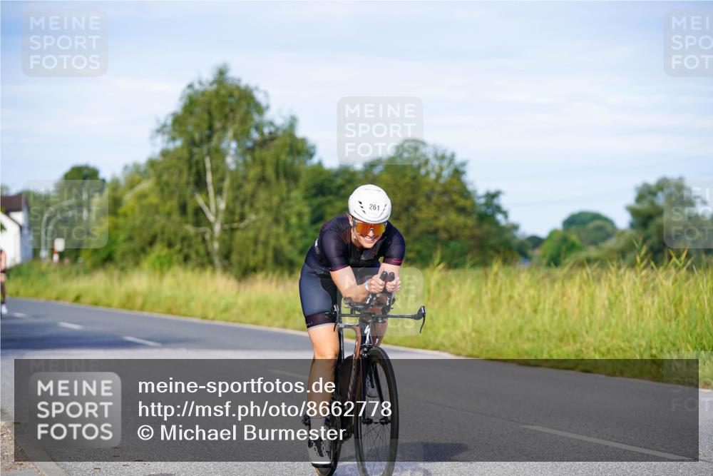 31.08.2025 - Elbe Triathlon Hamburg Michael Burmester http://msf.ph/oto/8662778 31.08.2025 09:12:21 Radfahren 261, 321, 368, 389, 424 meine-sportfotos.de