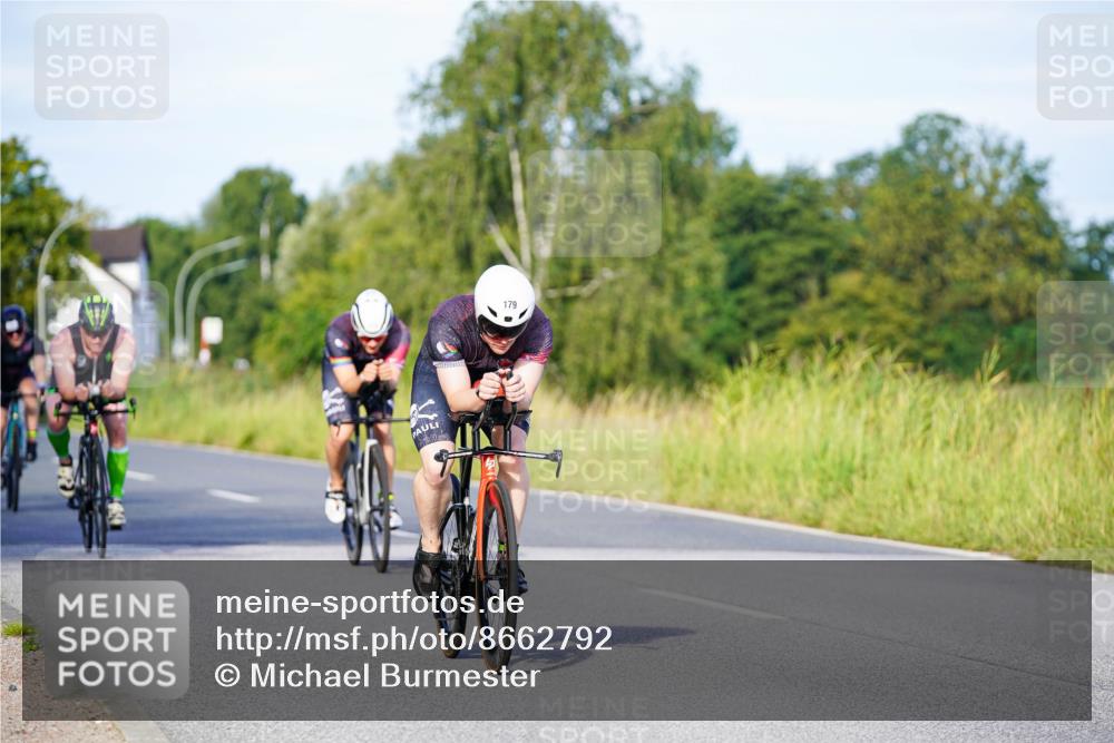 31.08.2025 - Elbe Triathlon Hamburg Michael Burmester http://msf.ph/oto/8662792 31.08.2025 09:12:30 Radfahren 174, 179, 266, 311 meine-sportfotos.de