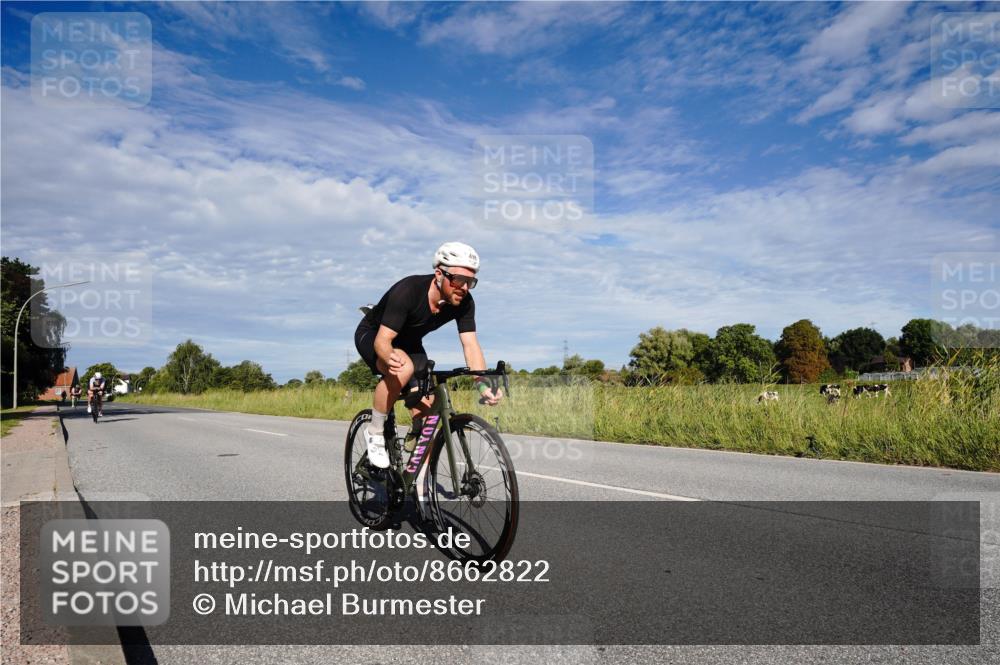 31.08.2025 - Elbe Triathlon Hamburg Michael Burmester http://msf.ph/oto/8662822 31.08.2025 09:27:41 Radfahren 268, 269, 311, 354, 496 meine-sportfotos.de