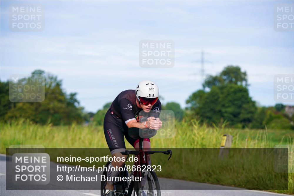 31.08.2025 - Elbe Triathlon Hamburg Michael Burmester http://msf.ph/oto/8662823 31.08.2025 09:12:44 Radfahren 341, 383, 582 meine-sportfotos.de