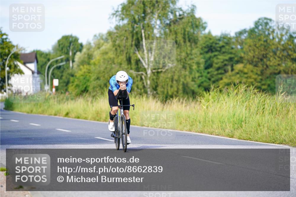 31.08.2025 - Elbe Triathlon Hamburg Michael Burmester http://msf.ph/oto/8662839 31.08.2025 09:12:53 Radfahren 175, 223, 247, 278, 316, 385, 434 meine-sportfotos.de