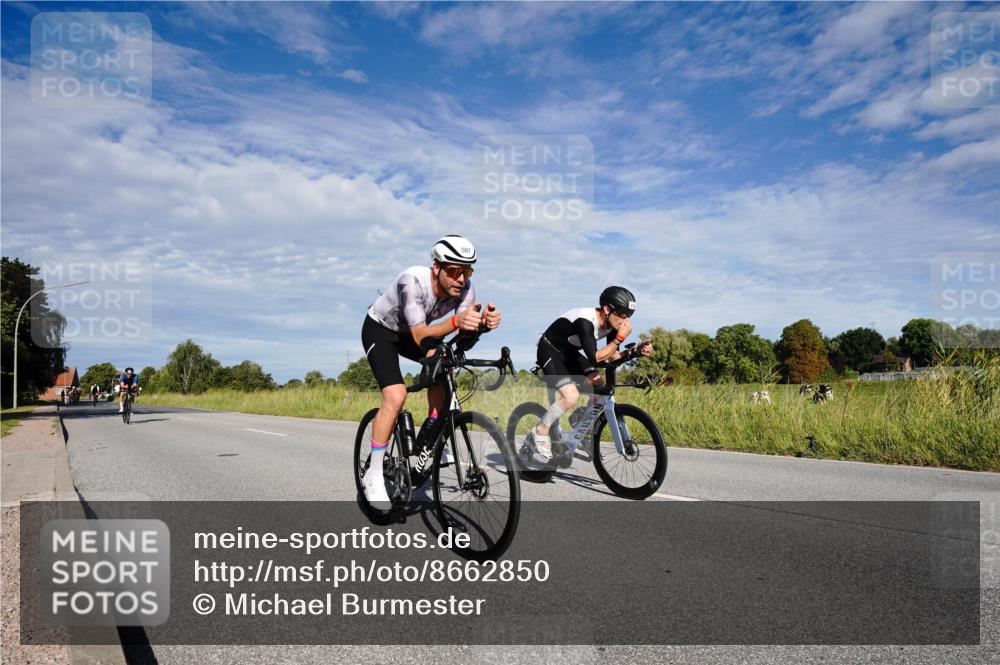 31.08.2025 - Elbe Triathlon Hamburg Michael Burmester http://msf.ph/oto/8662850 31.08.2025 09:28:20 Radfahren 281, 535, 562, 567, 590, 645, 648 meine-sportfotos.de