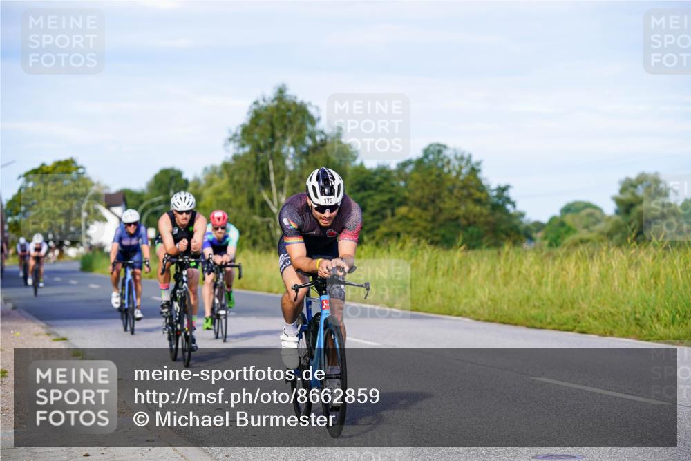31.08.2025 - Elbe Triathlon Hamburg Michael Burmester http://msf.ph/oto/8662859 31.08.2025 09:12:57 Radfahren 175, 223, 247, 269, 278, 316, 324, 385, 434 meine-sportfotos.de