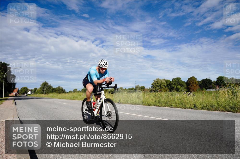 31.08.2025 - Elbe Triathlon Hamburg Michael Burmester http://msf.ph/oto/8662915 31.08.2025 09:29:14 Radfahren 165, 359, 377, 660 meine-sportfotos.de