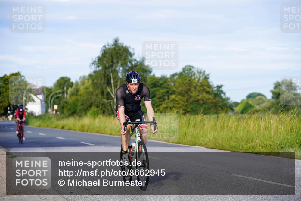 31.08.2025 - Elbe Triathlon Hamburg Michael Burmester http://msf.ph/oto/8662945 31.08.2025 09:13:17 Radfahren 258, 286, 337 meine-sportfotos.de