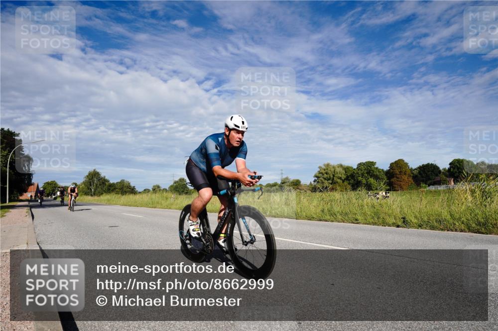 31.08.2025 - Elbe Triathlon Hamburg Michael Burmester http://msf.ph/oto/8662999 31.08.2025 09:30:44 Radfahren 192, 364, 413, 421, 669, 684, 756 meine-sportfotos.de