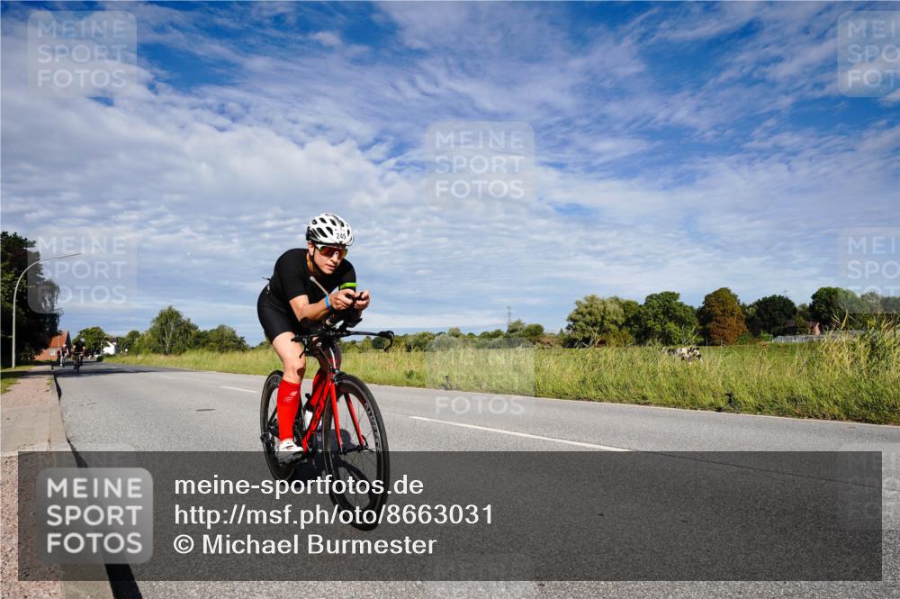 31.08.2025 - Elbe Triathlon Hamburg Michael Burmester http://msf.ph/oto/8663031 31.08.2025 09:31:05 Radfahren 245, 322, 352, 394, 737 meine-sportfotos.de