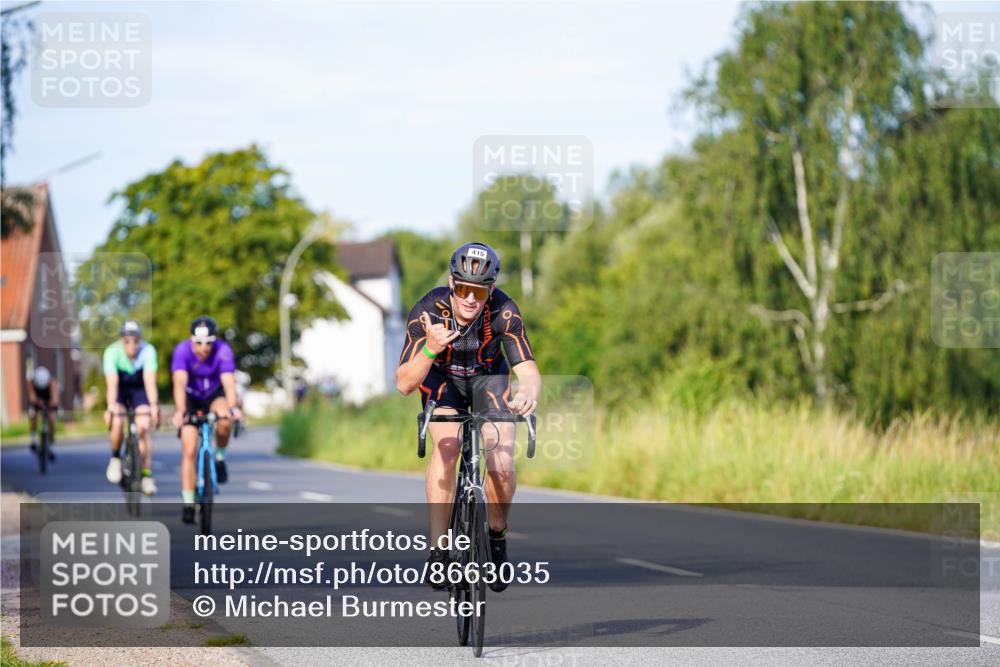 31.08.2025 - Elbe Triathlon Hamburg Michael Burmester http://msf.ph/oto/8663035 31.08.2025 09:13:49 Radfahren 190, 322, 414, 415, 490, 533 meine-sportfotos.de