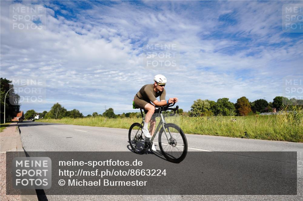 31.08.2025 - Elbe Triathlon Hamburg Michael Burmester http://msf.ph/oto/8663224 31.08.2025 09:34:10 Radfahren 297, 319, 416, 710 meine-sportfotos.de