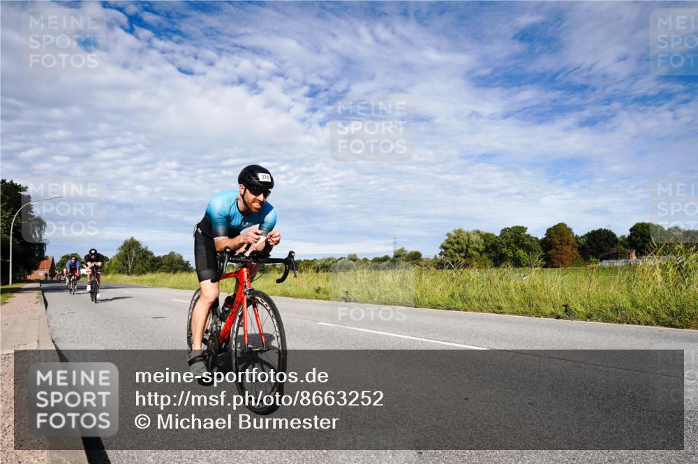 31.08.2025 - Elbe Triathlon Hamburg Michael Burmester http://msf.ph/oto/8663252 31.08.2025 09:34:54 Radfahren 375, 422, 440, 441, 537, 568, 606, 727 meine-sportfotos.de