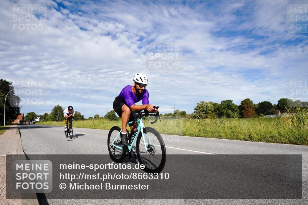 31.08.2025 - Elbe Triathlon Hamburg Michael Burmester http://msf.ph/oto/8663310 31.08.2025 09:35:33 Radfahren 272, 275, 412, 492, 595, 603, 656, 693, 778 meine-sportfotos.de