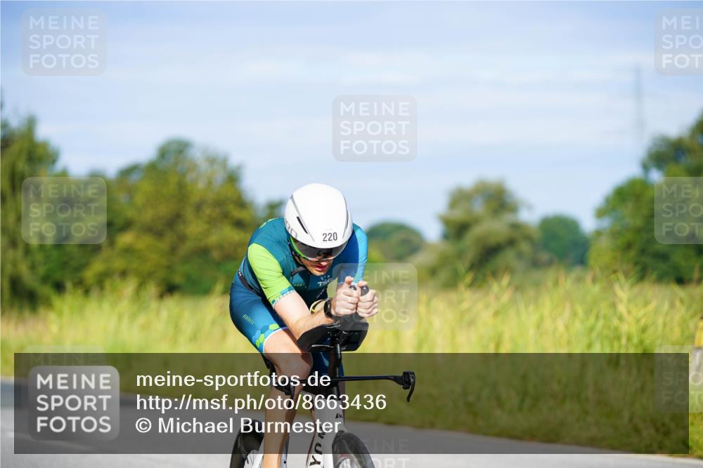31.08.2025 - Elbe Triathlon Hamburg Michael Burmester http://msf.ph/oto/8663436 31.08.2025 09:16:58 Radfahren 220, 598 meine-sportfotos.de