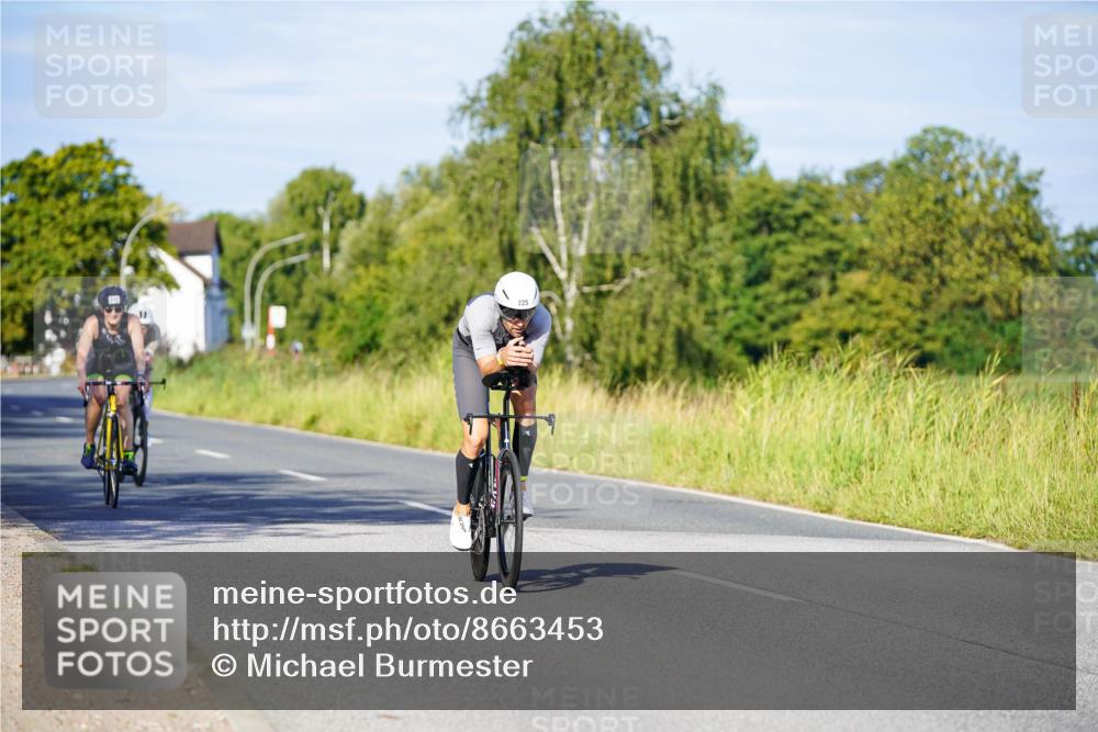 31.08.2025 - Elbe Triathlon Hamburg Michael Burmester http://msf.ph/oto/8663453 31.08.2025 09:17:12 Radfahren 196, 225, 297 meine-sportfotos.de