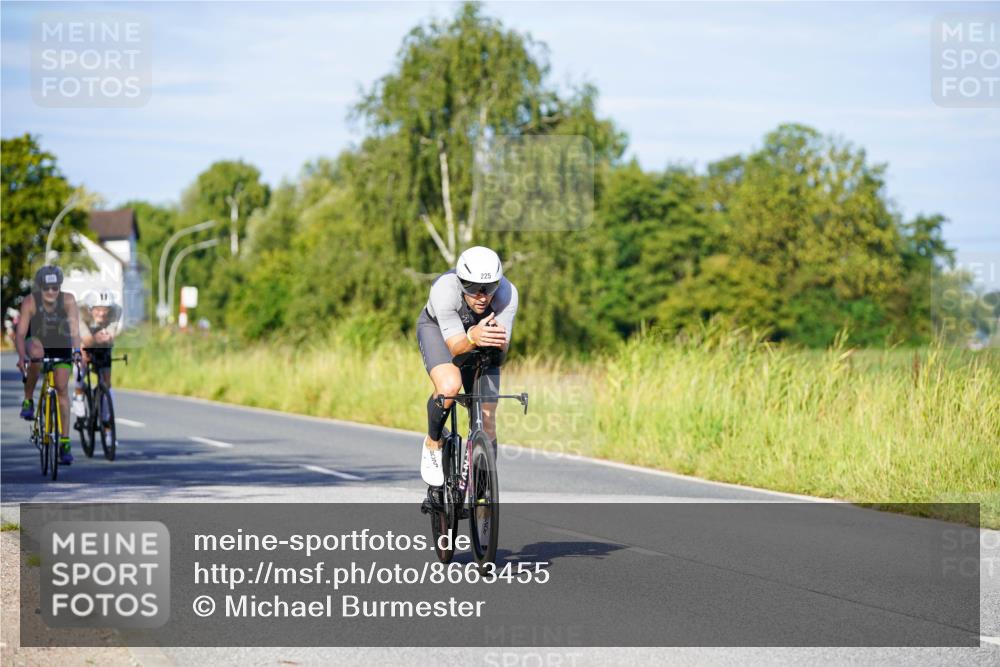 31.08.2025 - Elbe Triathlon Hamburg Michael Burmester http://msf.ph/oto/8663455 31.08.2025 09:17:12 Radfahren 196, 225, 297 meine-sportfotos.de