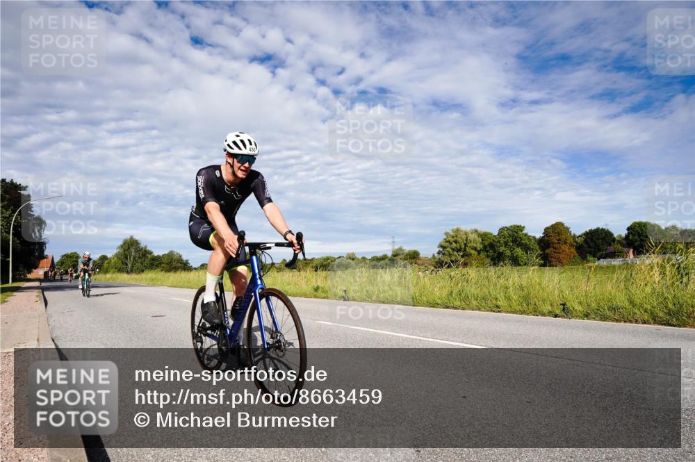 31.08.2025 - Elbe Triathlon Hamburg Michael Burmester http://msf.ph/oto/8663459 31.08.2025 09:37:59 Radfahren 252, 304, 351, 391, 435, 456, 540, 551, 554 meine-sportfotos.de