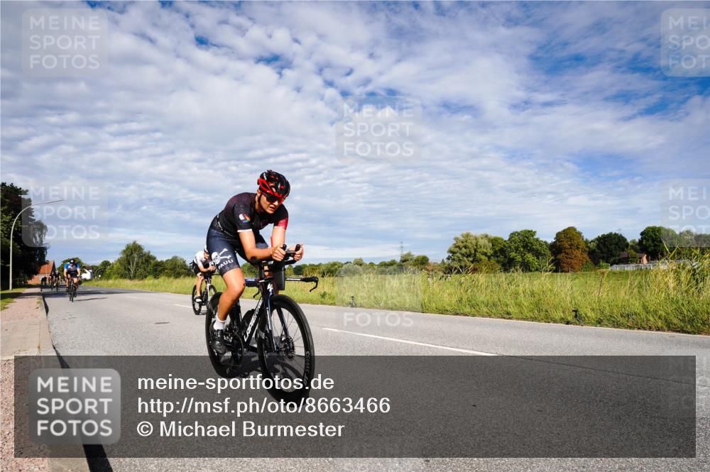 31.08.2025 - Elbe Triathlon Hamburg Michael Burmester http://msf.ph/oto/8663466 31.08.2025 09:38:03 Radfahren 252, 304, 335, 391, 403, 405, 540, 551, 554, 854, 895 meine-sportfotos.de