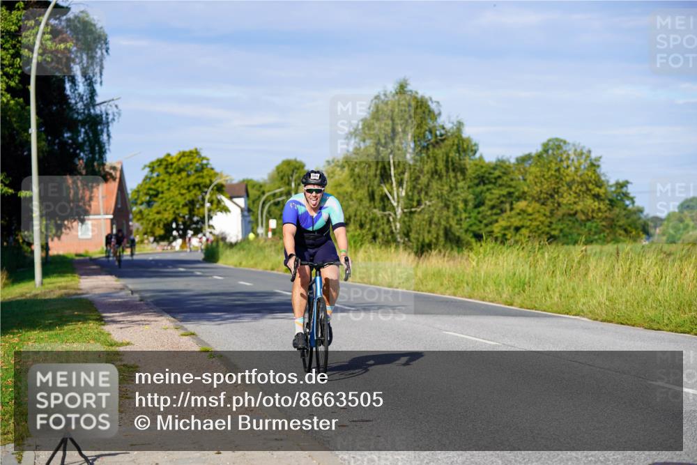 31.08.2025 - Elbe Triathlon Hamburg Michael Burmester http://msf.ph/oto/8663505 31.08.2025 09:17:41 Radfahren 504 meine-sportfotos.de