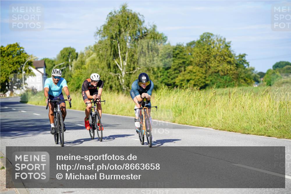31.08.2025 - Elbe Triathlon Hamburg Michael Burmester http://msf.ph/oto/8663658 31.08.2025 09:19:01 Radfahren 214, 219, 410, 483, 505 meine-sportfotos.de