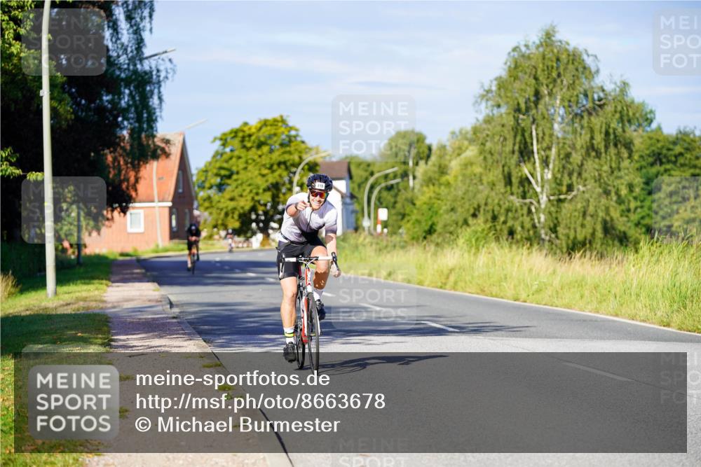 31.08.2025 - Elbe Triathlon Hamburg Michael Burmester http://msf.ph/oto/8663678 31.08.2025 09:19:06 Radfahren 410, 450 meine-sportfotos.de