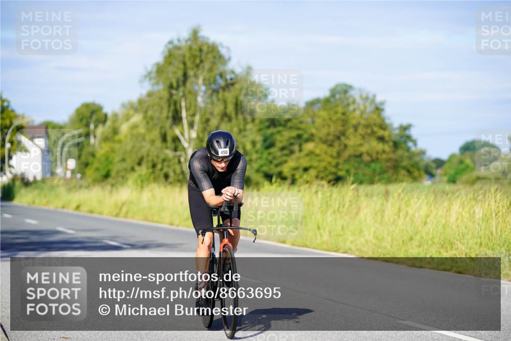 31.08.2025 - Elbe Triathlon Hamburg Michael Burmester http://msf.ph/oto/8663695 31.08.2025 09:19:12 Radfahren 450 meine-sportfotos.de