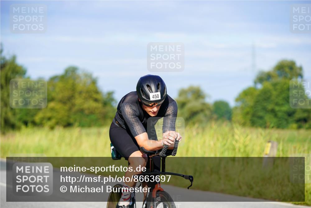 31.08.2025 - Elbe Triathlon Hamburg Michael Burmester http://msf.ph/oto/8663697 31.08.2025 09:19:12 Radfahren 450 meine-sportfotos.de