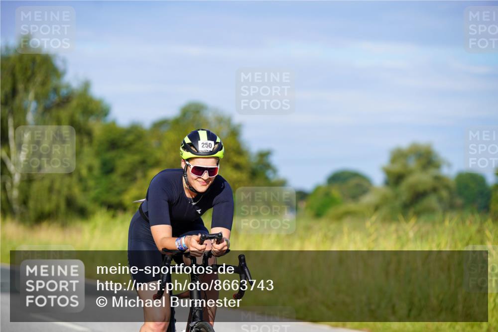 31.08.2025 - Elbe Triathlon Hamburg Michael Burmester http://msf.ph/oto/8663743 31.08.2025 09:19:57 Radfahren 208, 231, 250, 371 meine-sportfotos.de