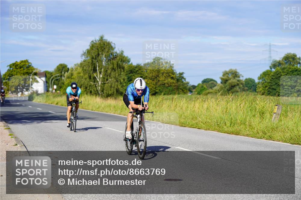 31.08.2025 - Elbe Triathlon Hamburg Michael Burmester http://msf.ph/oto/8663769 31.08.2025 09:20:08 Radfahren 211, 381, 474, 709 meine-sportfotos.de