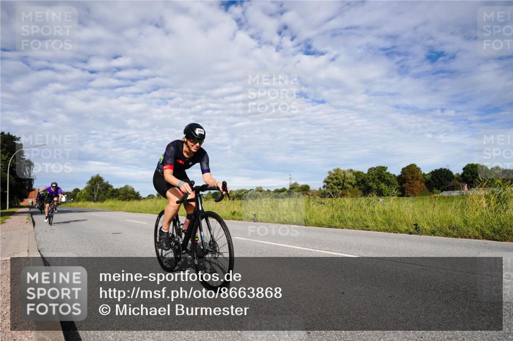 31.08.2025 - Elbe Triathlon Hamburg Michael Burmester http://msf.ph/oto/8663868 31.08.2025 09:43:34 Radfahren 282, 337, 383, 461, 519, 567, 866, 888 meine-sportfotos.de