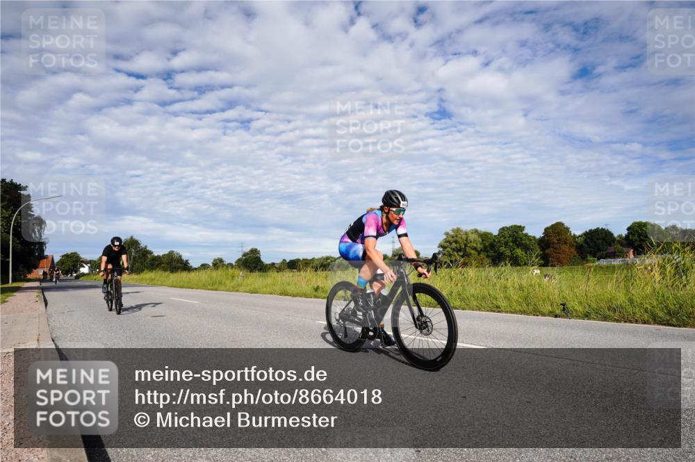 31.08.2025 - Elbe Triathlon Hamburg Michael Burmester http://msf.ph/oto/8664018 31.08.2025 09:46:01 Radfahren 463, 464, 466, 553, 712, 740, 868, 906 meine-sportfotos.de