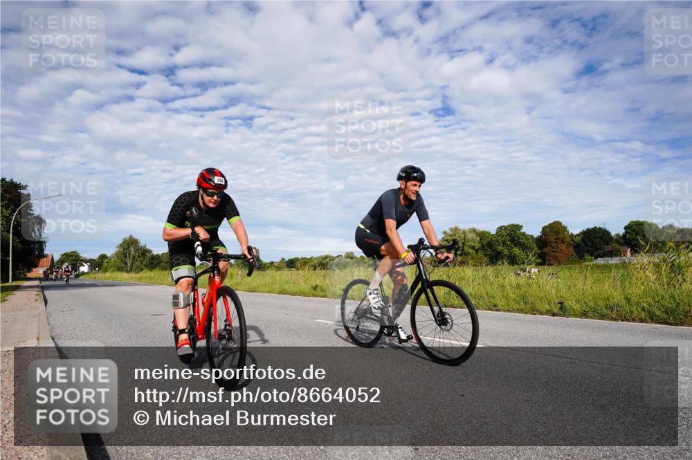 31.08.2025 - Elbe Triathlon Hamburg Michael Burmester http://msf.ph/oto/8664052 31.08.2025 09:46:24 Radfahren 280, 286, 419, 420, 421, 494, 635, 684, 707, 859, 909 meine-sportfotos.de