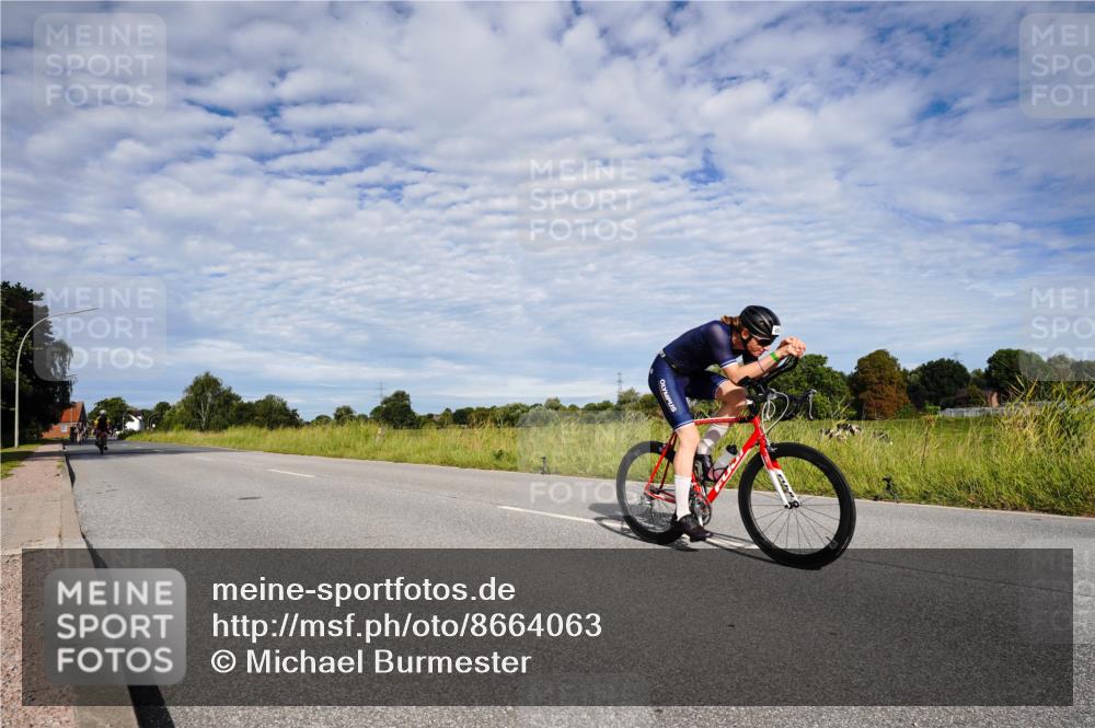 31.08.2025 - Elbe Triathlon Hamburg Michael Burmester http://msf.ph/oto/8664063 31.08.2025 09:46:33 Radfahren 394, 439, 494, 599, 666, 816, 909 meine-sportfotos.de