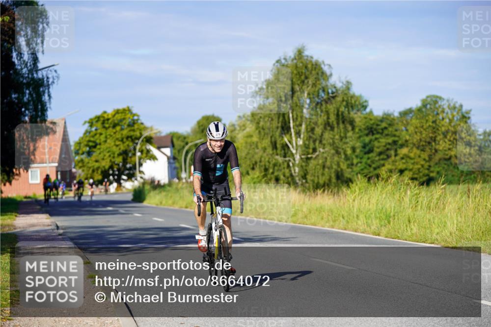 31.08.2025 - Elbe Triathlon Hamburg Michael Burmester http://msf.ph/oto/8664072 31.08.2025 09:22:12 Radfahren 227, 275, 379, 568 meine-sportfotos.de