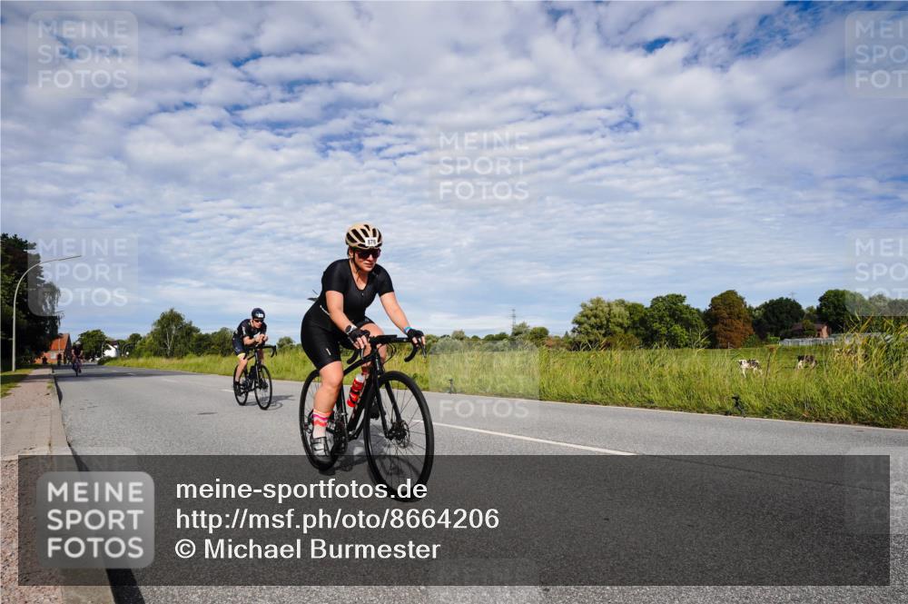 31.08.2025 - Elbe Triathlon Hamburg Michael Burmester http://msf.ph/oto/8664206 31.08.2025 09:48:37 Radfahren 441, 682, 696, 878 meine-sportfotos.de